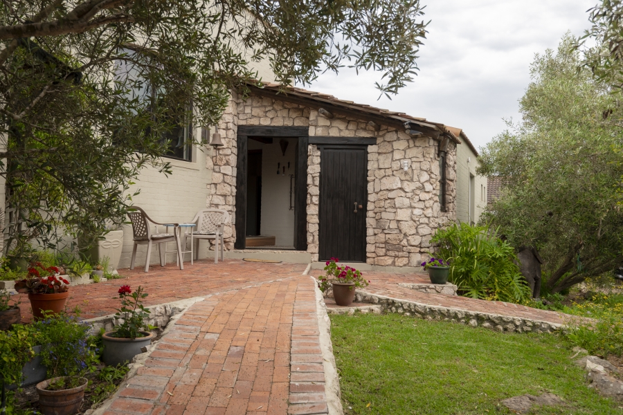 4 Bedroom Property for Sale in Myburgh Park Western Cape